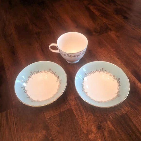 Lifetime China Co. Other - Lifetime China Co. "Robin's Egg" Trio - Vintage